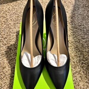 Elegant Black Leather Women's Pumps
